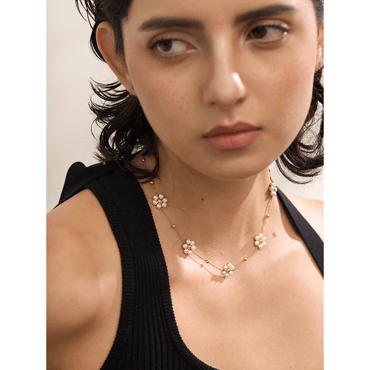 Collier Fleur en Perles Artificielles